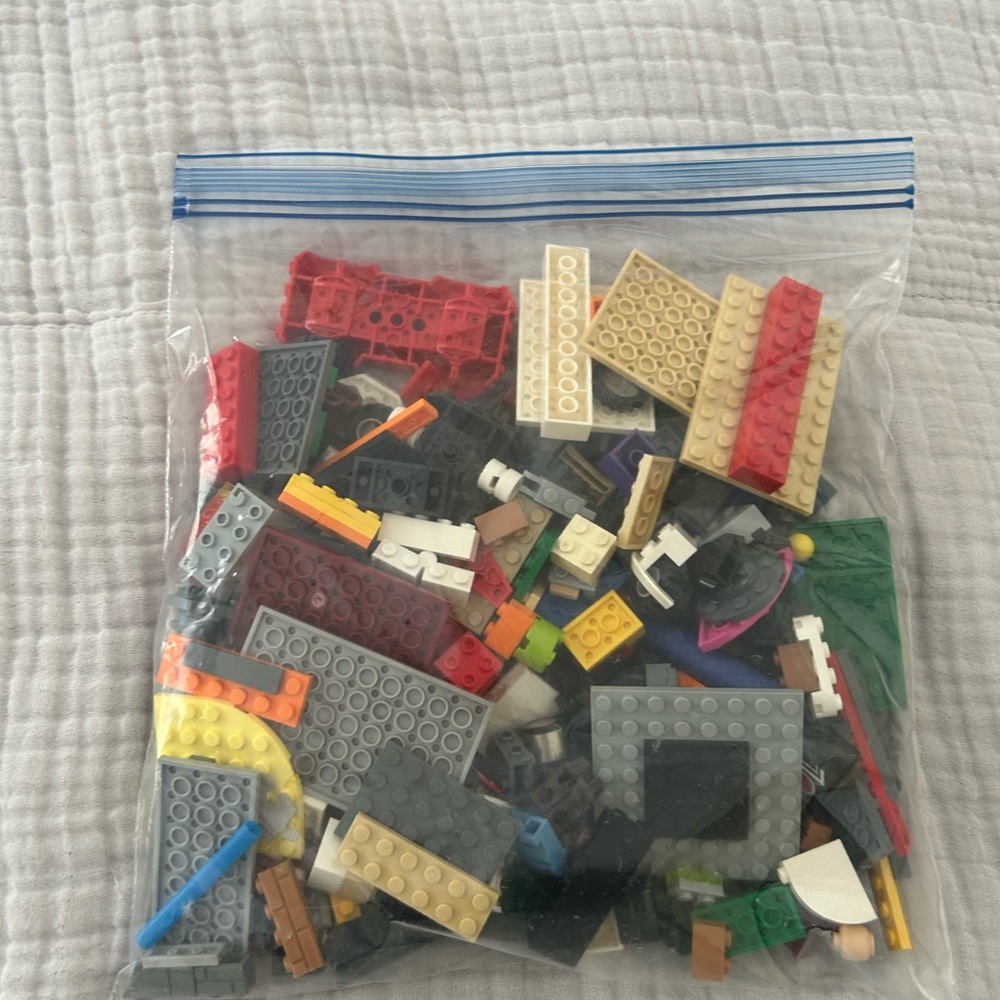 Lego Assorted Color Brick Collection - Picture 4 of 5
